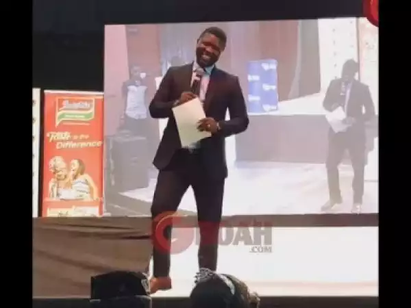 Video: Seyi Law Performs at a Show